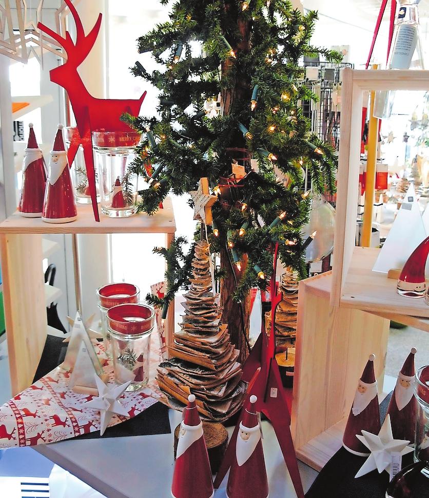 Mit Dekoration stimmt das Möbelhaus Müller beim Adventsflüstern auf die Weihnachtszeit ein. FOTO: MÖBUS Mit Dekoration stimmt das Möbelhaus Müller beim Adventsflüstern auf die Weihnachtszeit ein. FOTO: MÖBUS
