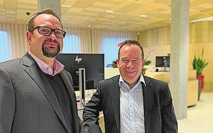 Benjie Egloff, Leiter Anlagekundenberatung, und Patrick Hartmann, Leiter Versicherungsberatung. Bild: PD