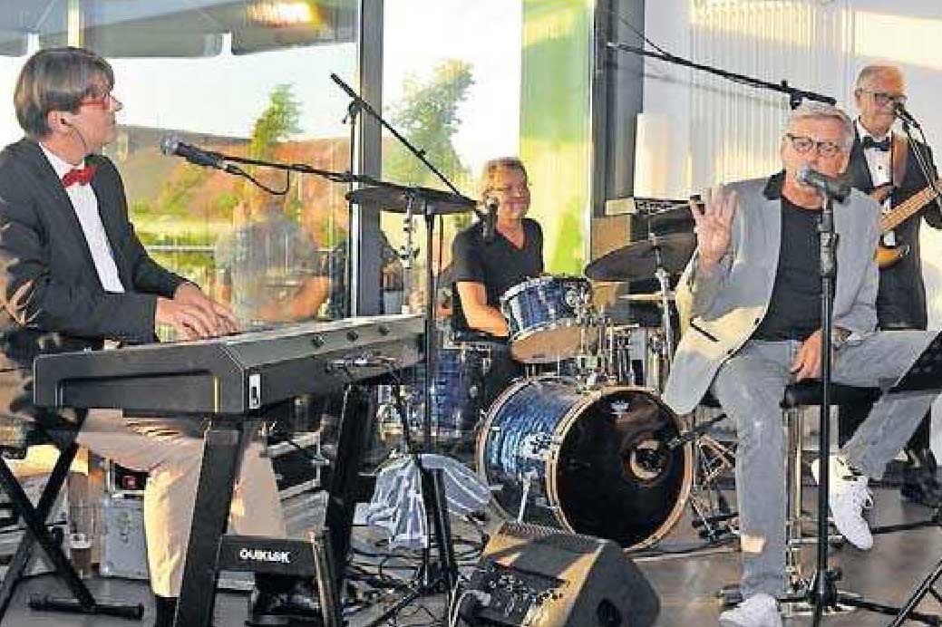 Die „Gentle Jackets“ spielen am Samstag. FOTO: FRED G. SCHÜT Die „Gentle Jackets“ spielen am Samstag. FOTO: FRED G. SCHÜT