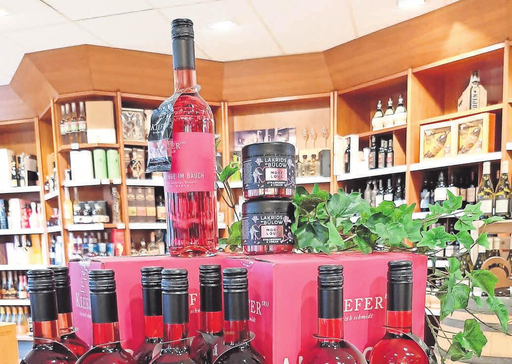 Schmetterlinge im Bauch: Rosé Cuvée zum Anstoßen. Schmetterlinge im Bauch: Rosé Cuvée zum Anstoßen.
