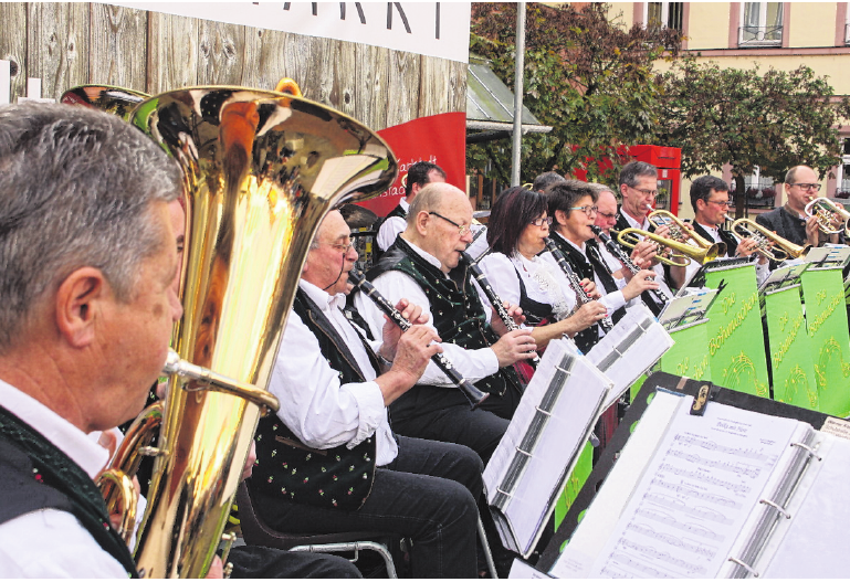 Die „Böhmischen“ sorgen beim Oktobermarkt wieder für Blasmusik – diesmal aber auf dem Kirchplatz.
