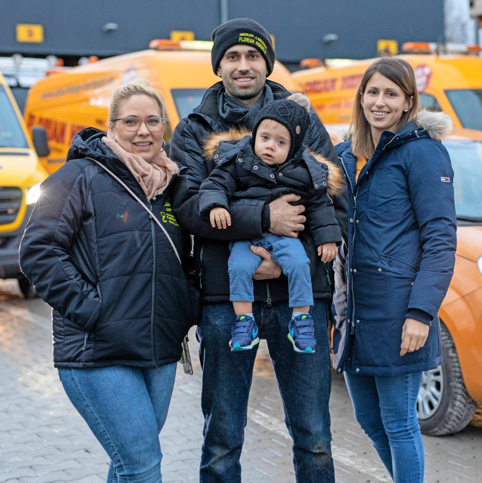 Geschäftsführer Florian Herbold mit Florian Herbold junior, Ehefrau Tanja (links) und seiner Schwester Franziska Herbold. Geschäftsführer Florian Herbold mit Florian Herbold junior, Ehefrau Tanja (links) und seiner Schwester Franziska Herbold.