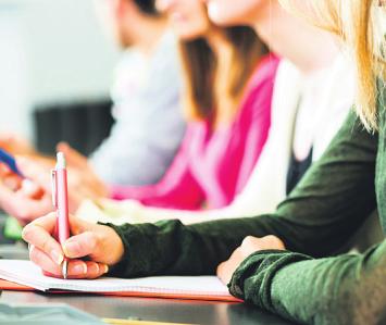Studieren in Sankt Augustin Bild: Kzenon/stock.adobe.com Studieren in Sankt Augustin Bild: Kzenon/stock.adobe.com