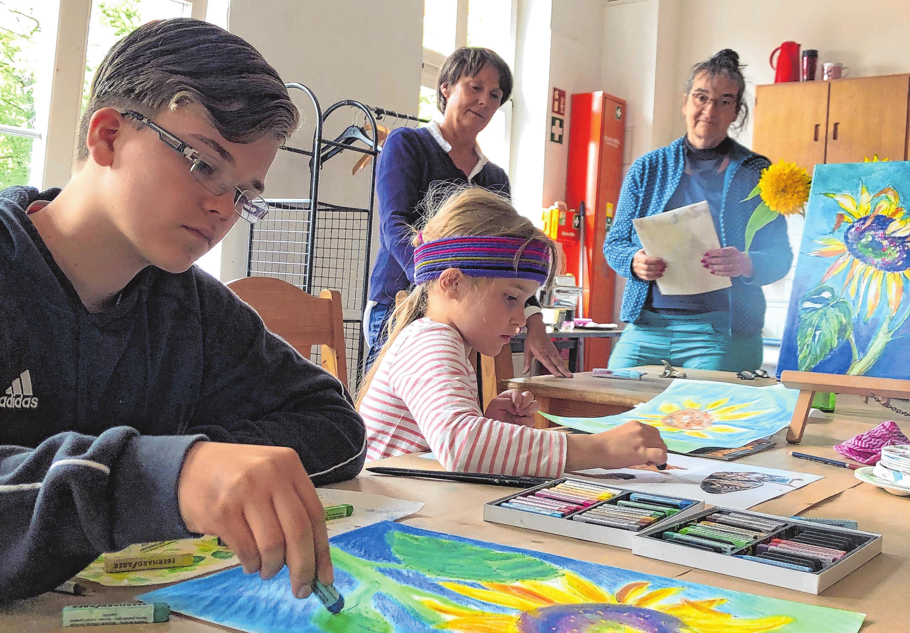 Bunt, bunt, bunt sind alle meine Möbel - Märkisch-Oderland - Märkische