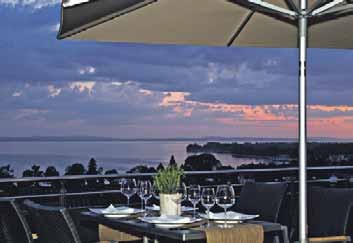 Die Terrasse des Restaurants punktet mit einer atemberaubenden Aussicht auf den Bodensee Die Terrasse des Restaurants punktet mit einer atemberaubenden Aussicht auf den Bodensee