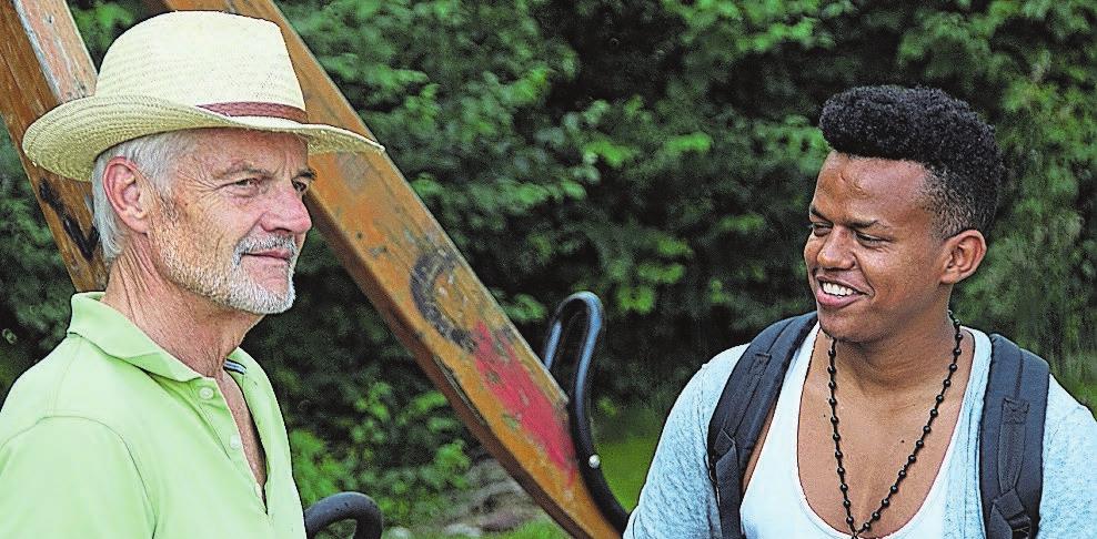 Erwin und Adil bei der Abschlussfeier des ersten gemeinsamen Jahres. Bilder: zvg Erwin und Adil bei der Abschlussfeier des ersten gemeinsamen Jahres. Bilder: zvg