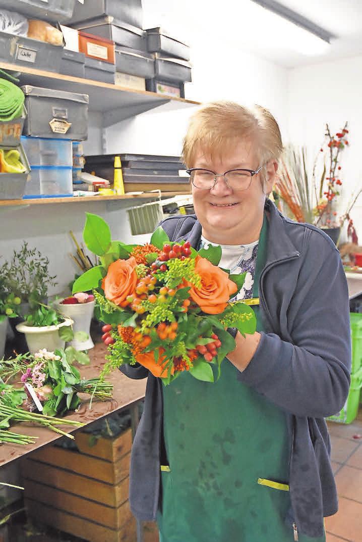 Floristin Kathrin Wesche sorgt für tolle Sträuße für jeden Anlass und ist bereits 30 Jahre im Betrieb. Floristin Kathrin Wesche sorgt für tolle Sträuße für jeden Anlass und ist bereits 30 Jahre im Betrieb.