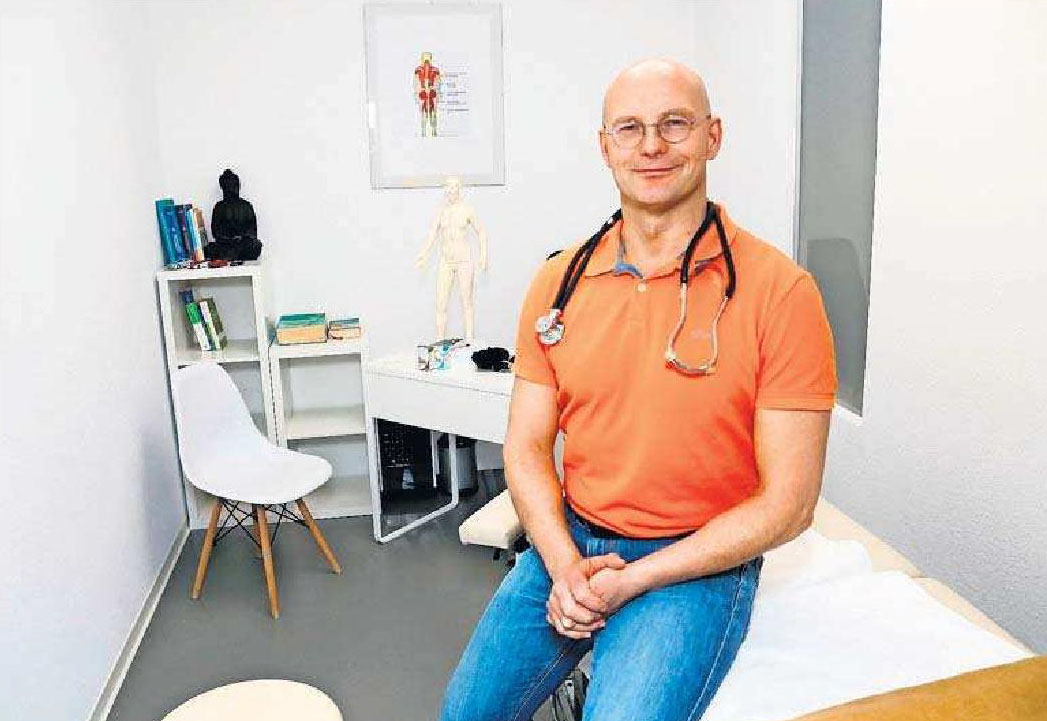 Physiotherapeut Torsten Gedes und sein Cura Med.-Team unterstützen Patienten mit speziellen Heilverfahren. Foto: z Physiotherapeut Torsten Gedes und sein Cura Med.-Team unterstützen Patienten mit speziellen Heilverfahren. Foto: z