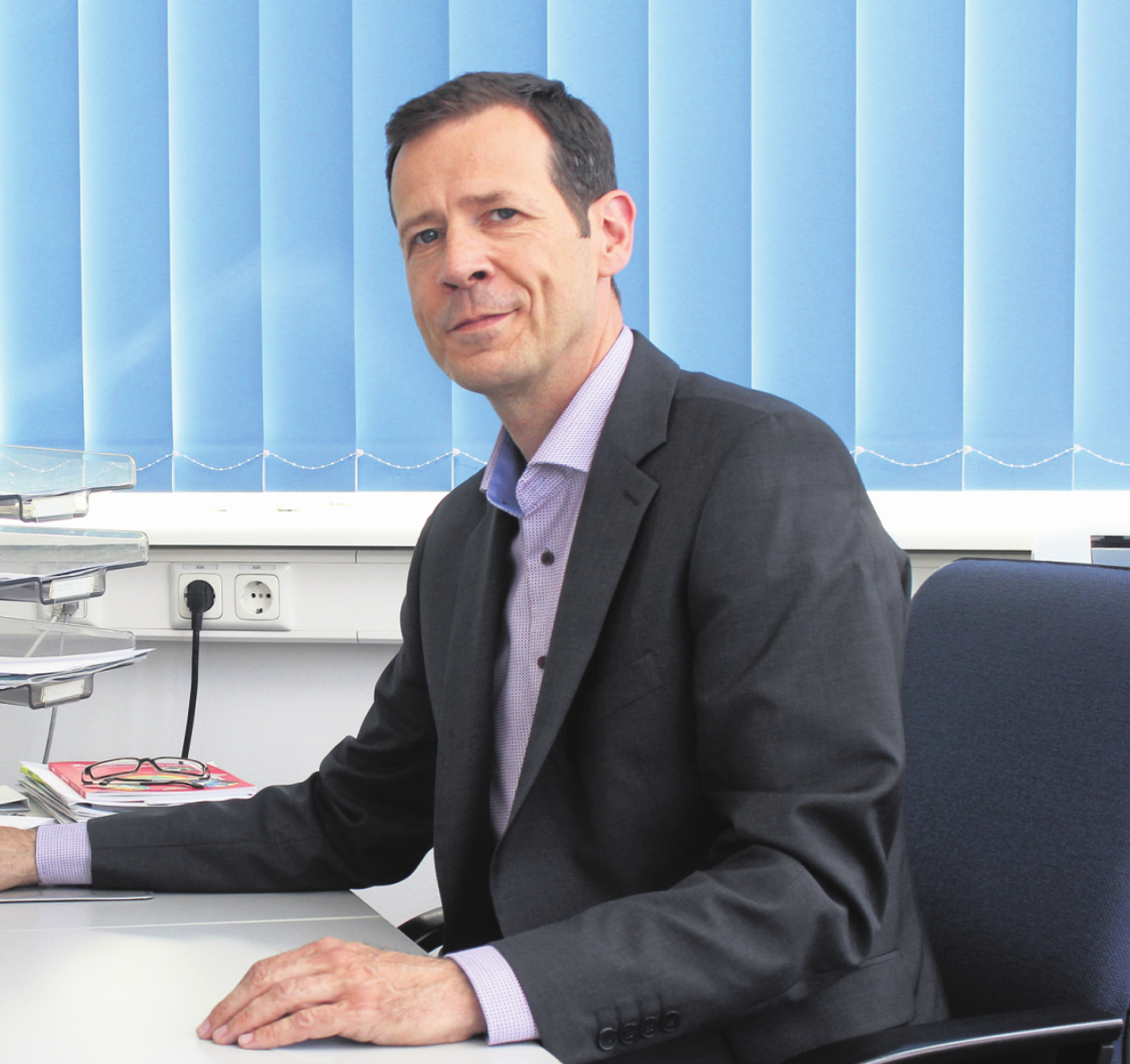 Christopher Seydewitz, Leiter der Wedeler Stadtentwässerung, kann die Auswirkungen starken Regens am Computer simulieren. FOTO: T. PÖHLSEN Christopher Seydewitz, Leiter der Wedeler Stadtentwässerung, kann die Auswirkungen starken Regens am Computer simulieren. FOTO: T. PÖHLSEN