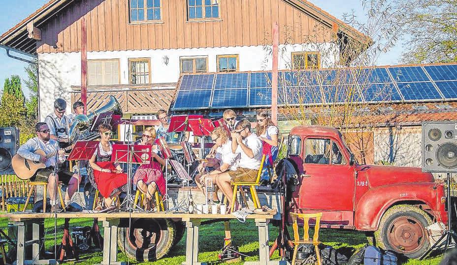 Die jungen Moschtköpf sorgen für Stimmung und gute Laune. FOTO: PRIVAT Die jungen Moschtköpf sorgen für Stimmung und gute Laune. FOTO: PRIVAT