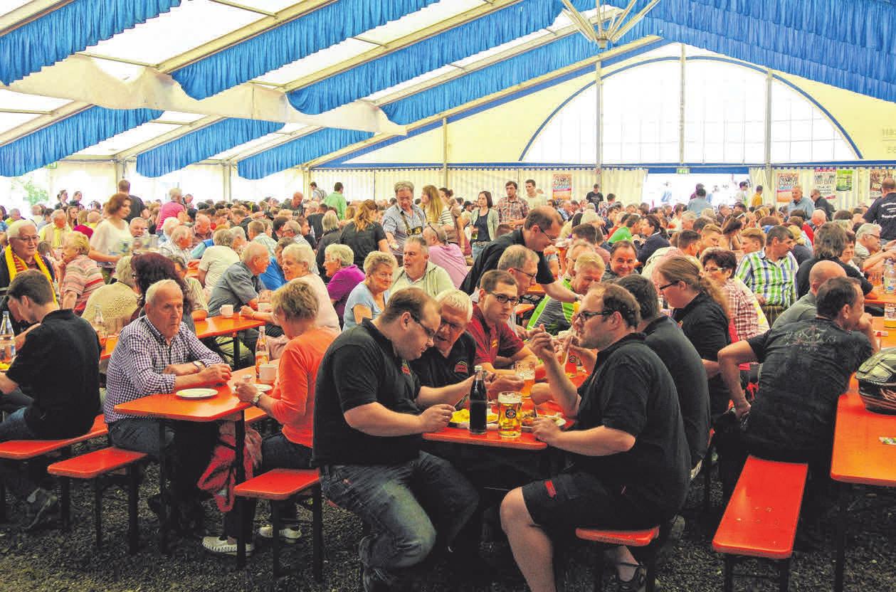 Auf dem Suppinger Frühlingsusikfest. Fotos: Christian Scharbert Auf dem Suppinger Frühlingsusikfest. Fotos: Christian Scharbert