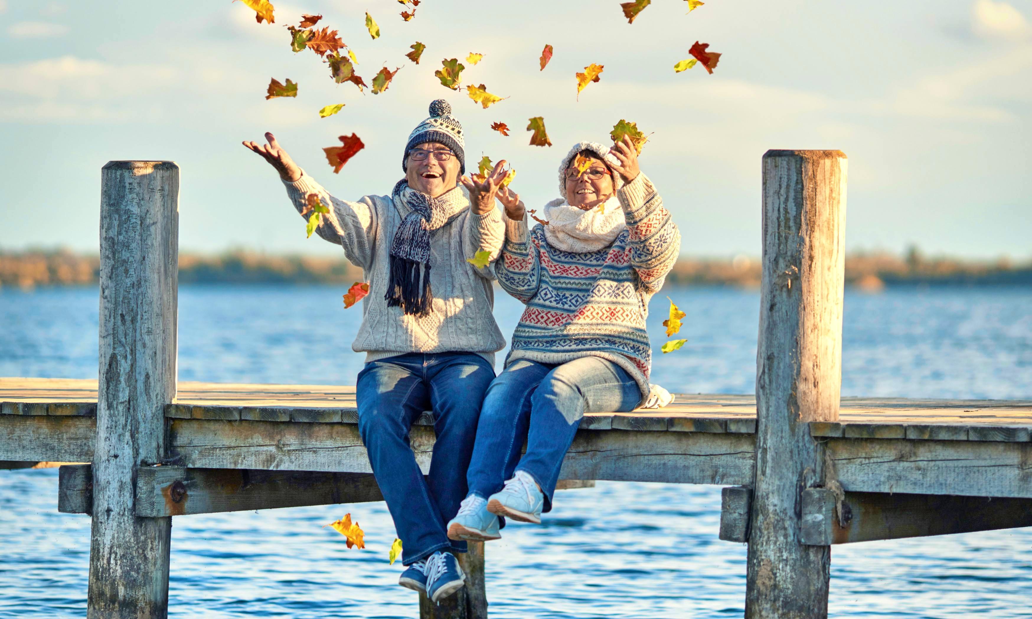 Der Herbst des Lebens hat viele schöne Seiten: Im Ruhestand ist Zeit, sich ein paar Träume zu erfüllen und auch mal über die Stränge zu schlagen. Foto: Jenny Sturm/stock.addobe.com Der Herbst des Lebens hat viele schöne Seiten: Im Ruhestand ist Zeit, sich ein paar Träume zu erfüllen und auch mal über die Stränge zu schlagen. Foto: Jenny Sturm/stock.addobe.com
