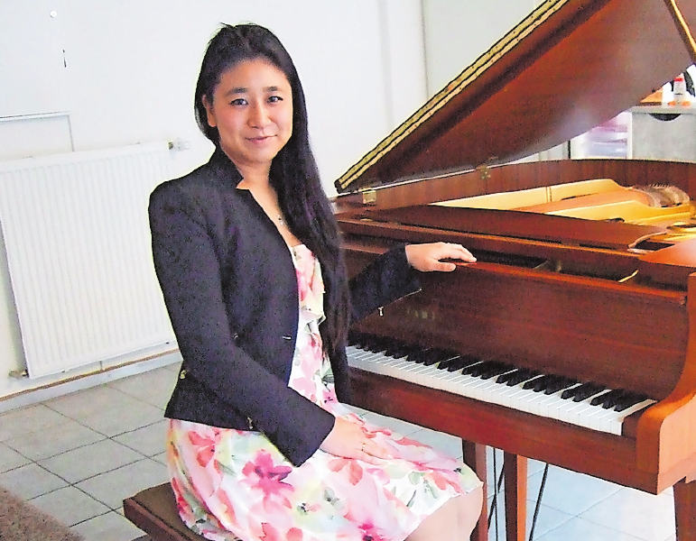 Bietet kostenlose Probestunde: Klavierschulen-Inhaberin Nami Okada. FOTO: SCHAAR Bietet kostenlose Probestunde: Klavierschulen-Inhaberin Nami Okada. FOTO: SCHAAR