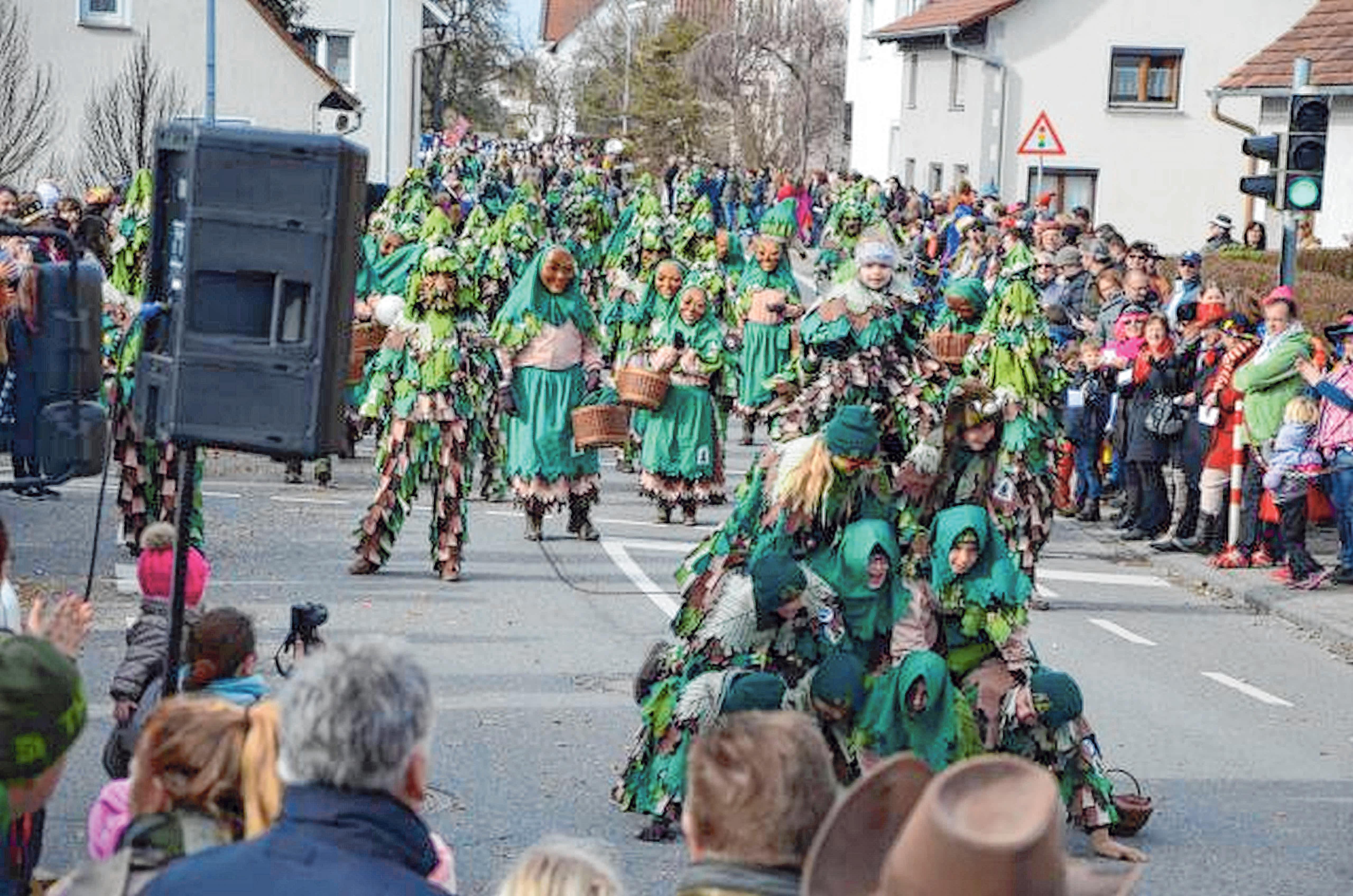 Die Narrenzunft Bawaldbohle Ellwangen sorgt für gute Laune. FOTO: NZ BAWALDBOHLE Die Narrenzunft Bawaldbohle Ellwangen sorgt für gute Laune. FOTO: NZ BAWALDBOHLE