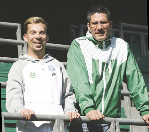 Michael Günterberg, wurde VFL-Fan, als Aufstiegsheld Roy Präger 1997 seinen Kindergarten besuchte. Philip „Lupo“ Henkel war in den 80ern „Top-Spiel-Gucker“ und wurde in den 90ern zum Fan, der alle Reisen mitmachte.