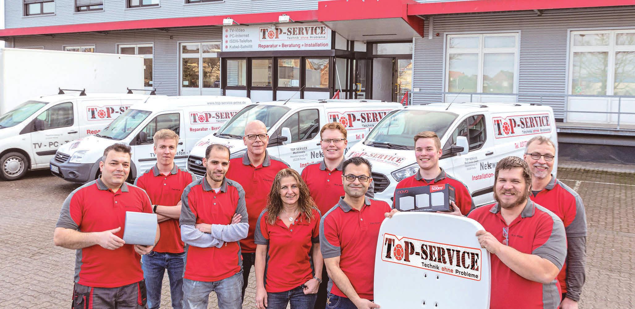 Das kompetente und freundliche Top-Service-Team (v. l.): Hisham Al Younes, Paul Höver, Mhomoed Ashmawy, Thomas Rauterberg, Bettina Giesecke, Nick Alex, Ilhan Alkan, Niklas Ackermann, Hans-Hagen Schröder und Michael Walter. Auf dem Foto fehlt Julian Staschik. Fotos (7): privat Das kompetente und freundliche Top-Service-Team (v. l.): Hisham Al Younes, Paul Höver, Mhomoed Ashmawy, Thomas Rauterberg, Bettina Giesecke, Nick Alex, Ilhan Alkan, Niklas Ackermann, Hans-Hagen Schröder und Michael Walter. Auf dem Foto fehlt Julian Staschik. Fotos (7): privat