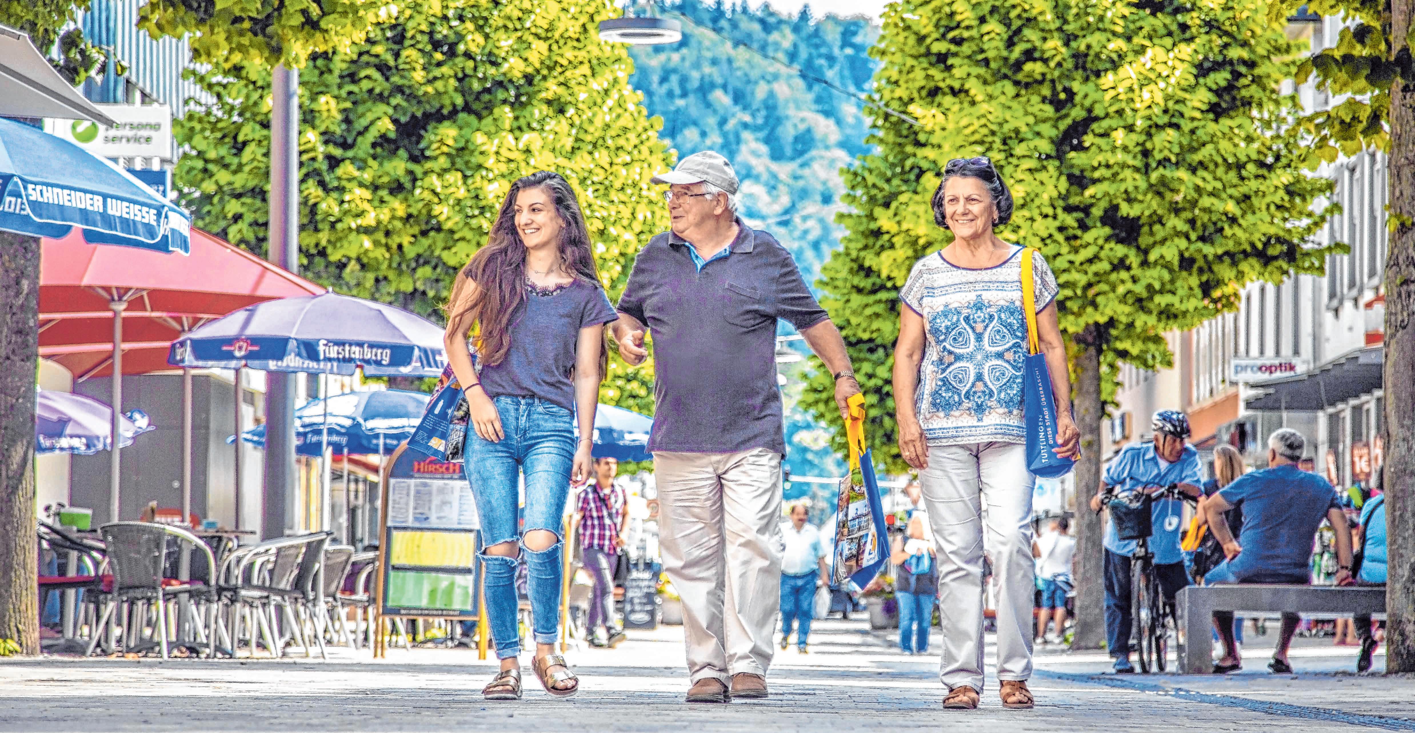 Hier lässt sich’s gut flanieren: Die neue Tuttlinger Fußgängerzone. Hier lässt sich’s gut flanieren: Die neue Tuttlinger Fußgängerzone.