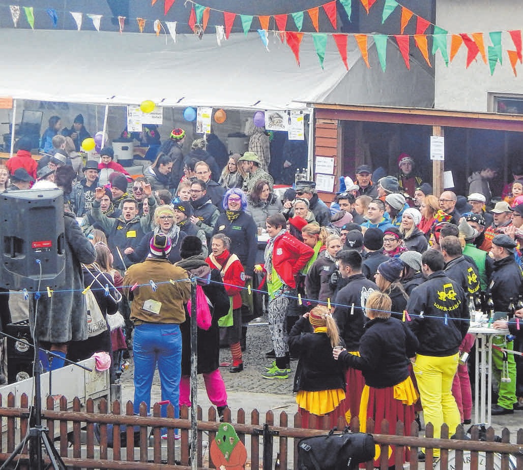 Auch heuer findet am Fasnets-Samstag der traditionelle Schnettermarkt im Hof Heinzelmann statt.. Auch heuer findet am Fasnets-Samstag der traditionelle Schnettermarkt im Hof Heinzelmann statt..