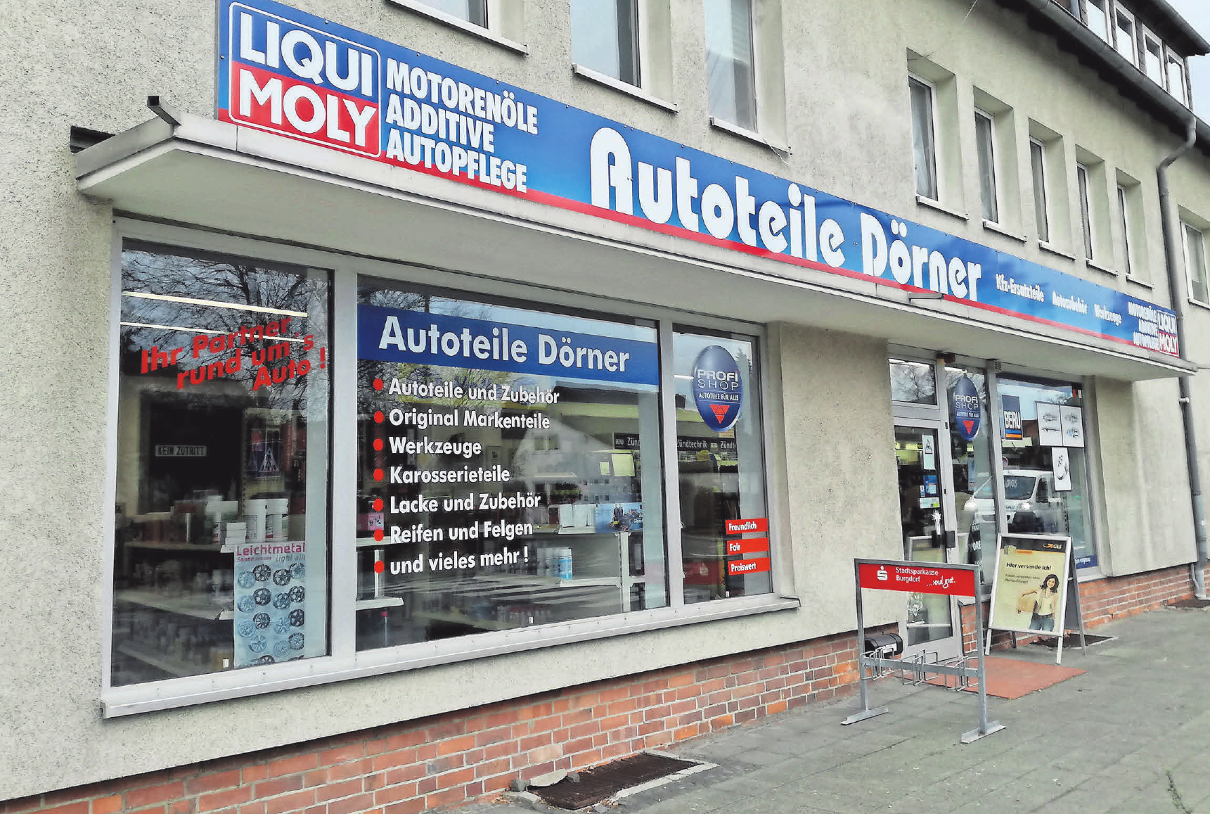 Das Geschäft Autoteile Dörner hat seinen Standort in der Schillerslager Straße 20/21. Das Geschäft Autoteile Dörner hat seinen Standort in der Schillerslager Straße 20/21.