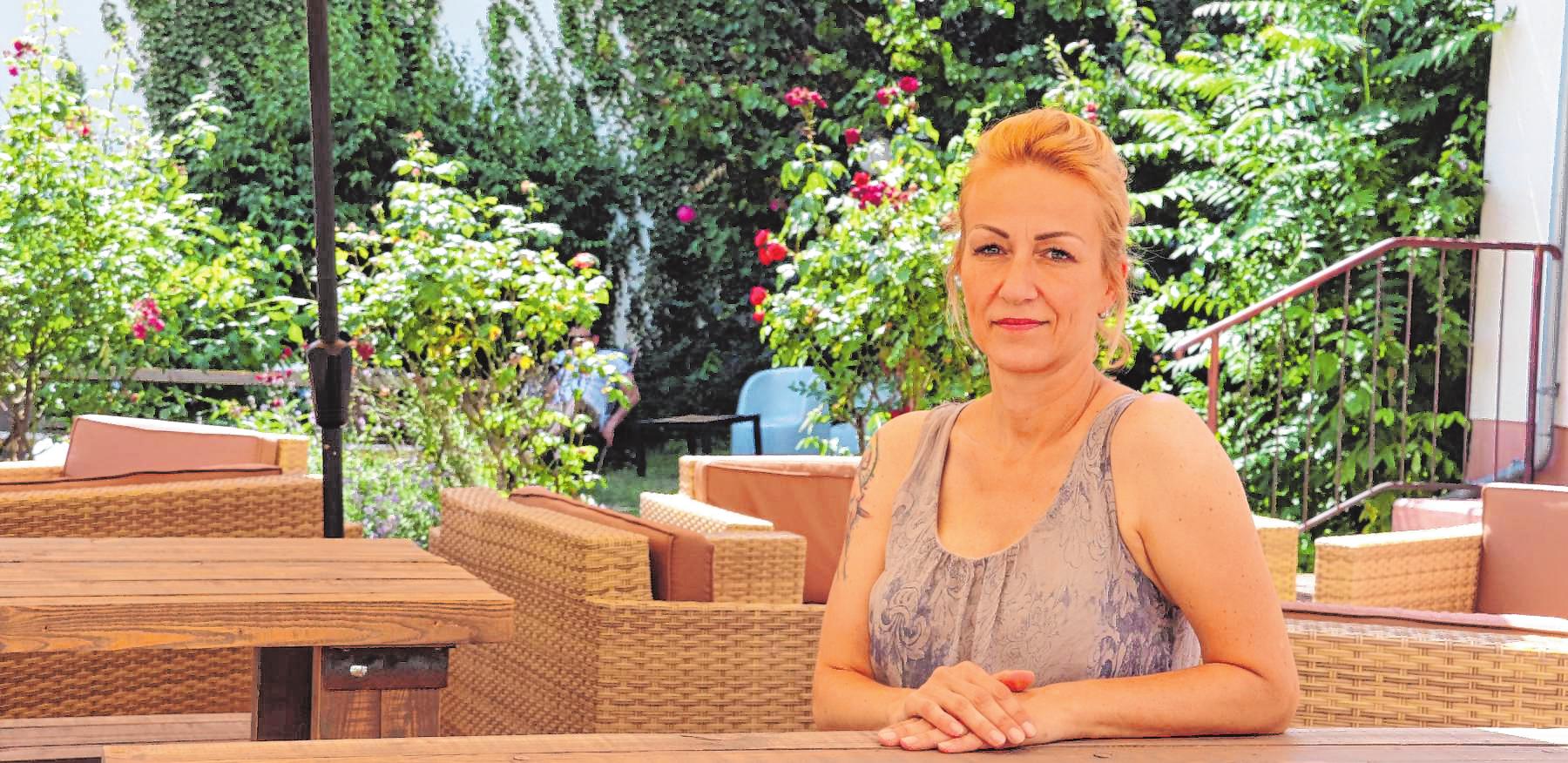 „Grüne Oase inmitten der Quadrate“: Im Innenhof des Gründerinnenzentrums betreibt Nicole Chilla die „dankbar“. Gewinne werden gespendet. BILD: JESCHKE „Grüne Oase inmitten der Quadrate“: Im Innenhof des Gründerinnenzentrums betreibt Nicole Chilla die „dankbar“. Gewinne werden gespendet. BILD: JESCHKE