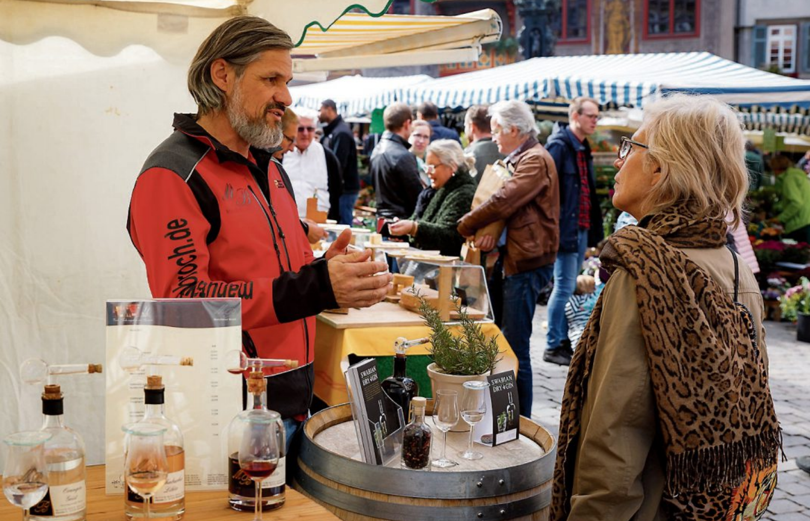 Regionalmarkt, Schwäbischer Whisky-Tag, Entenrennen: Der Tübingen-Bummel am Samstag, 5. Oktober, macht noch mehr Spaß als sonst und läutet auf das Schönste die regionale Herbstsaison ein. Bilder: Tübinigen erleben