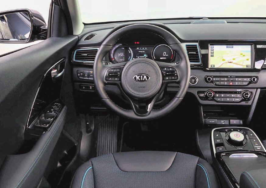 Der Kia e-Niro beeindruckt durch eindrucksvolle Fahrdynamik sowie modernste Assistenz- und Energiespartechnologien. Der Kia e-Niro beeindruckt durch eindrucksvolle Fahrdynamik sowie modernste Assistenz- und Energiespartechnologien.