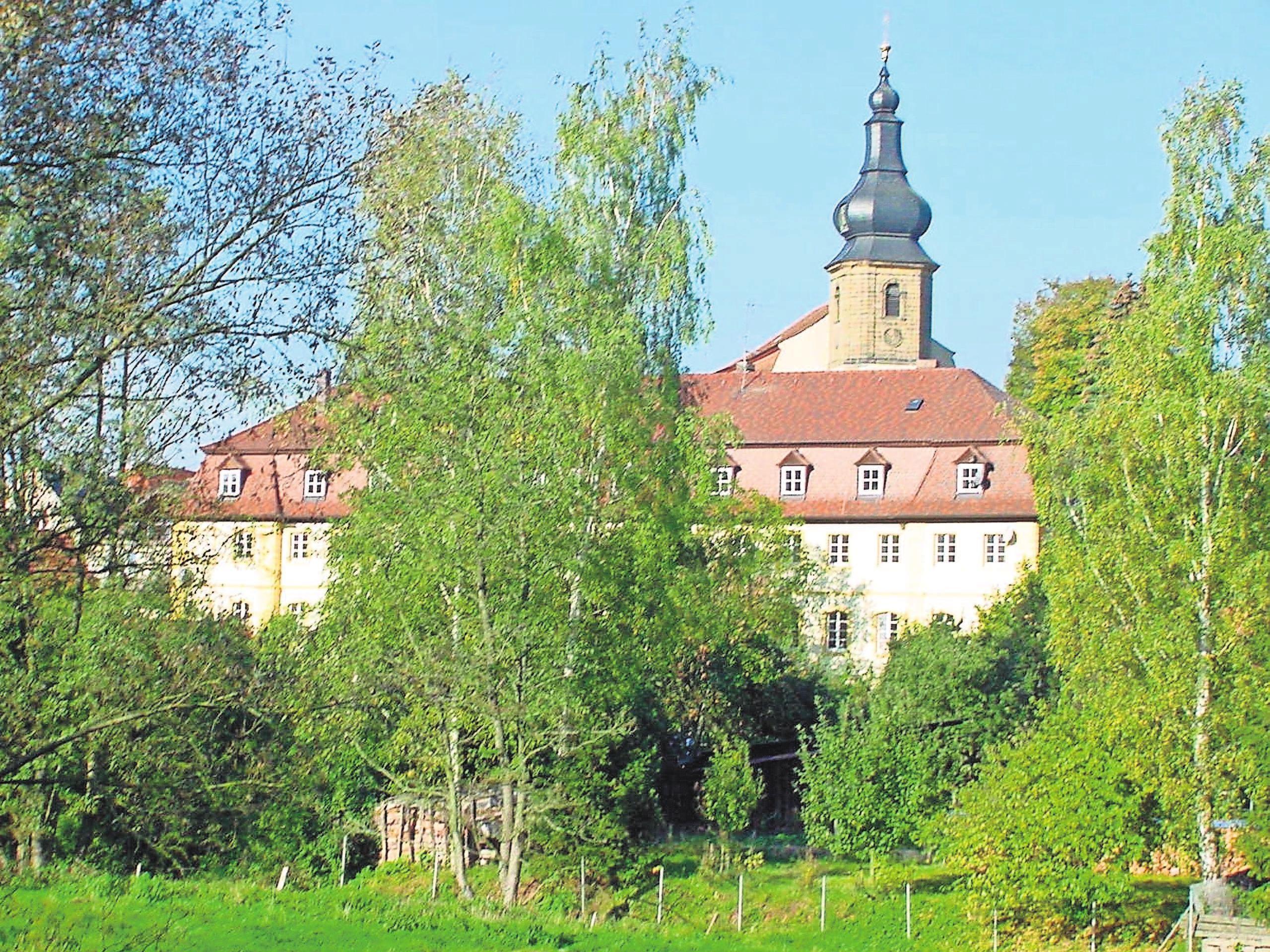 Hinter dem Schloss steht die evangelische Kirche. Fotos: Schmidt Hinter dem Schloss steht die evangelische Kirche. Fotos: Schmidt