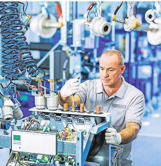 Auch wenn Vaillant weltweit präsent ist, kommen die Hightechprodukte allesamt noch aus der Produktion in Remscheid. Auch wenn Vaillant weltweit präsent ist, kommen die Hightechprodukte allesamt noch aus der Produktion in Remscheid.