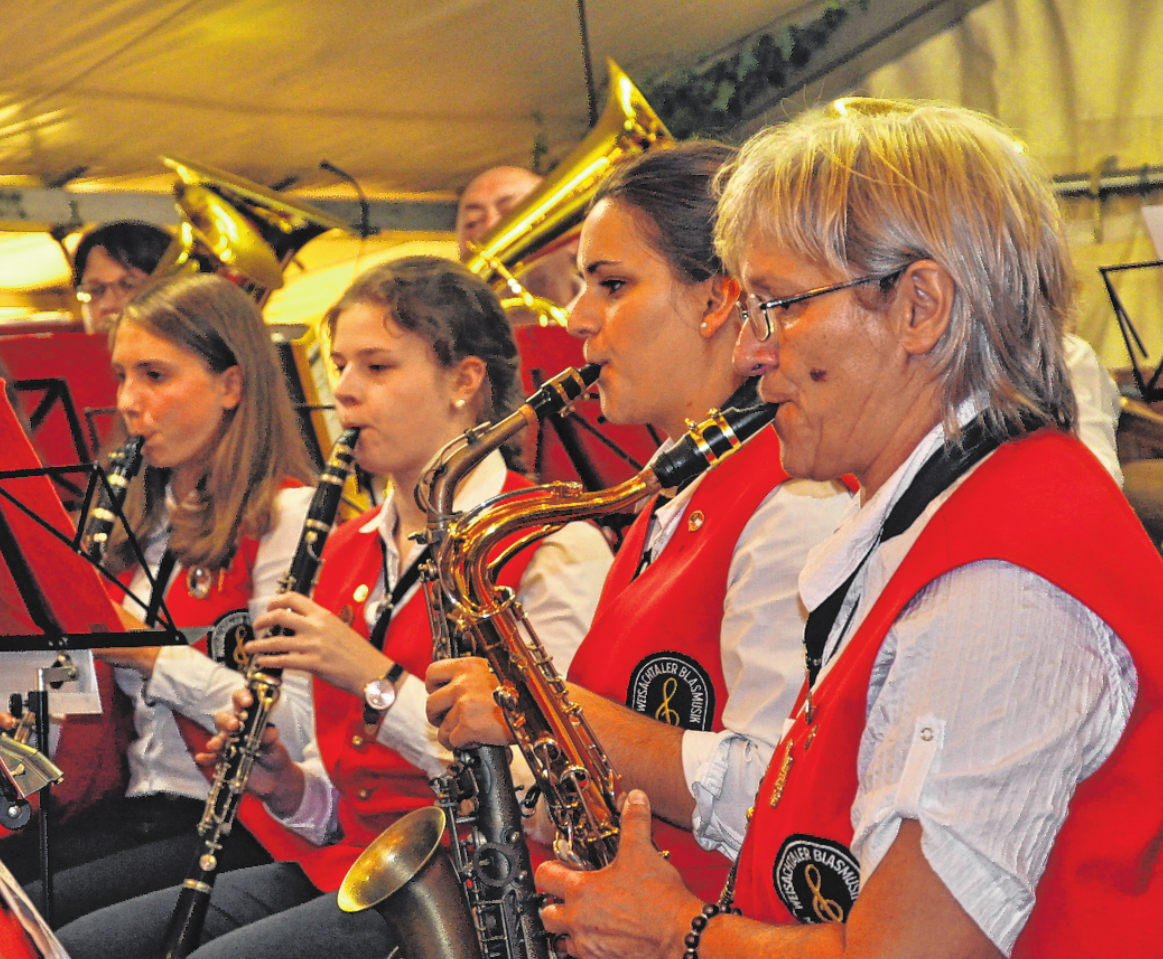Die Weisachtaler Blasmusik spielte 2016 zur Kirchweih auf. FOTO: MARTIN SCHWEIGER Die Weisachtaler Blasmusik spielte 2016 zur Kirchweih auf. FOTO: MARTIN SCHWEIGER
