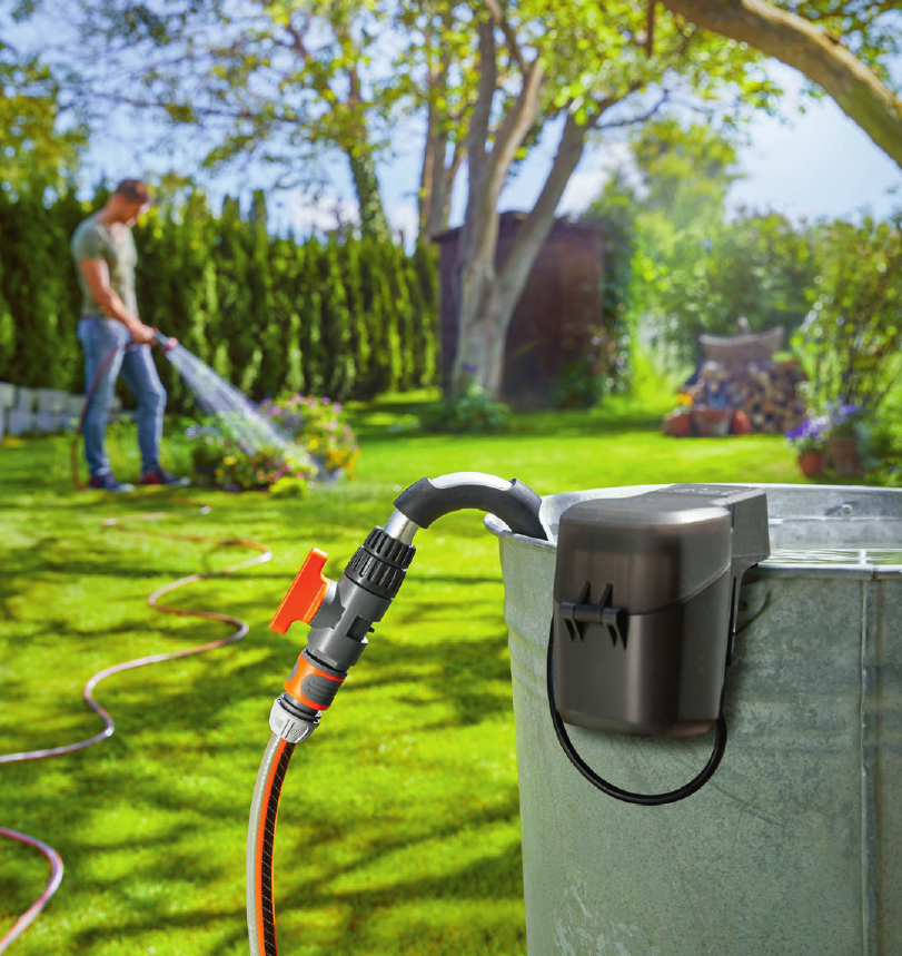 Regenwasser ohne Stromversorgung nutzen und pumpen. Foto: Gardena Regenwasser ohne Stromversorgung nutzen und pumpen. Foto: Gardena
