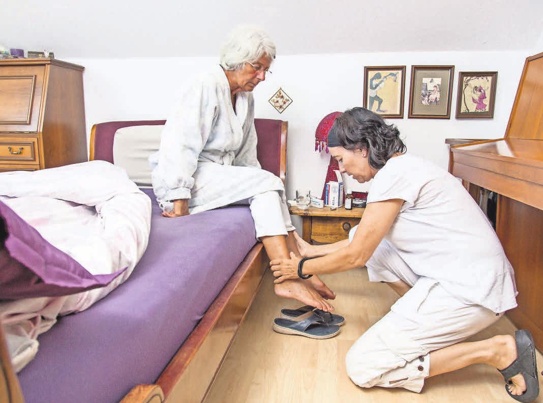 Pflegebedürftige haben die Möglichkeit, einen ambulanten Pflegedienst zu nutzen. Foto: AOK Pflegebedürftige haben die Möglichkeit, einen ambulanten Pflegedienst zu nutzen. Foto: AOK