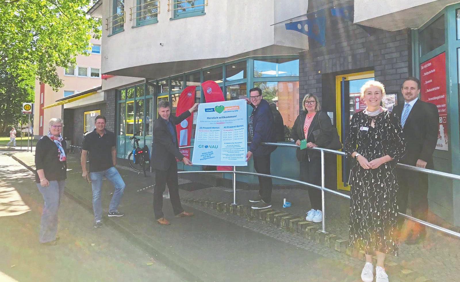 Kaufmannschaft, Wirteverein, Stadt und Stadtmarketing freuen sich über die große Nachfrage. Foto: Stadtmarketing Kaufmannschaft, Wirteverein, Stadt und Stadtmarketing freuen sich über die große Nachfrage. Foto: Stadtmarketing