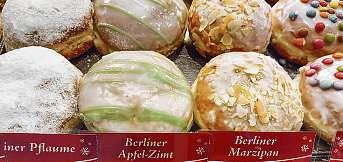 Im EKT Farmsen gibt es verschiedene Bäckereien, die Berliner mit unterschiedlichen Füllungen verkaufen