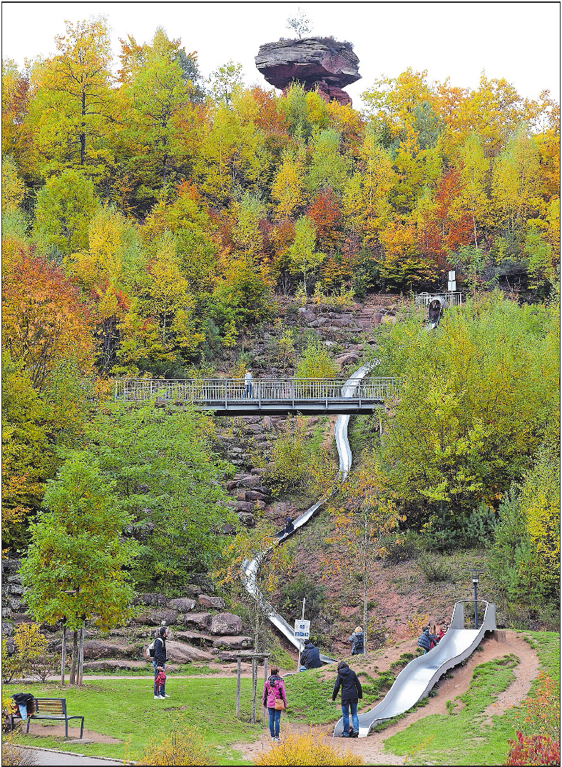 Mit Riesenrutsche: der Spielpark in Hinterweidenthal. Foto: Buchholz Mit Riesenrutsche: der Spielpark in Hinterweidenthal. Foto: Buchholz