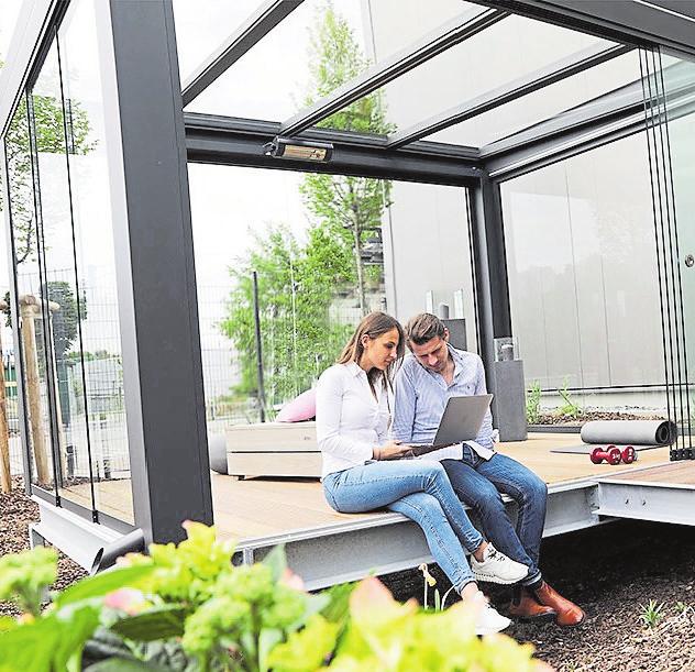 Flache Glasdach-Pergola Photos: Metalica