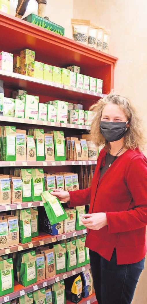 Köstlich, sinnlich und gesund: Im Naturahaus auf der Lister Meile gibt es eine große Auswahl an hochwertigen Kräutern und wohlschmeckenden Tees. Köstlich, sinnlich und gesund: Im Naturahaus auf der Lister Meile gibt es eine große Auswahl an hochwertigen Kräutern und wohlschmeckenden Tees.