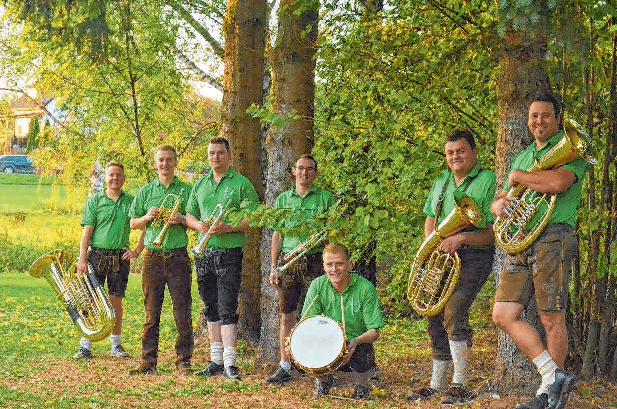 ... und am Sonntag kommt „Schwäbisch 7“ zum Frühschoppen. ... und am Sonntag kommt „Schwäbisch 7“ zum Frühschoppen.