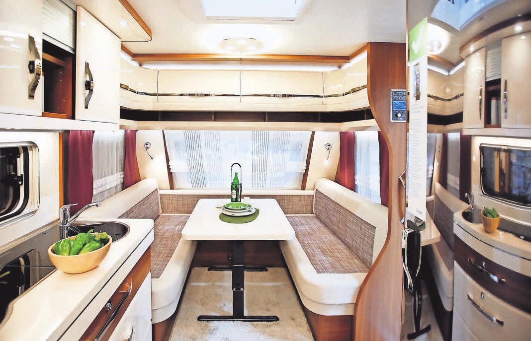 Die Aussteller kommen aus den unterschiedlichsten Bereichen - auch das Interieur spielt auf dem Caravan Salon eine große Rolle. Die Aussteller kommen aus den unterschiedlichsten Bereichen - auch das Interieur spielt auf dem Caravan Salon eine große Rolle.