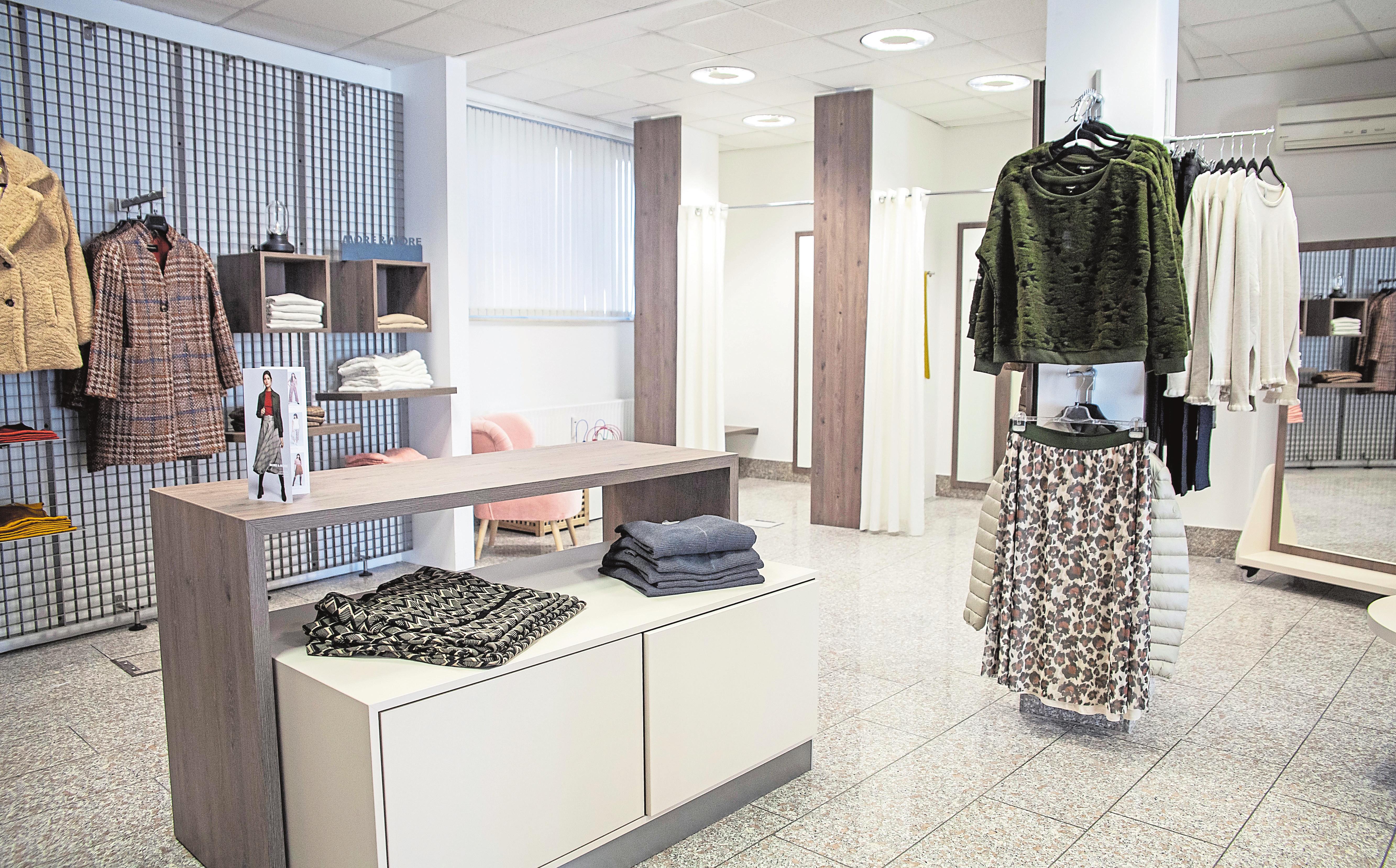 In den neuen Räumlichkeiten können Kunden nun auch verstärkt Damenbekleidung finden.