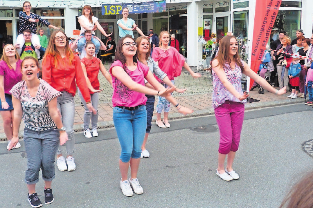 Ein Höhepunkt im Jahresprogramm des Vereins „Helmbrechts aktiv“ ist der Glückskäfertag am 12. Mai. Dieser bietet neben Informationen, Sport, Musik auch ein buntes Rahmenprogramm für die ganze Familie. Foto: wb Ein Höhepunkt im Jahresprogramm des Vereins „Helmbrechts aktiv“ ist der Glückskäfertag am 12. Mai. Dieser bietet neben Informationen, Sport, Musik auch ein buntes Rahmenprogramm für die ganze Familie. Foto: wb