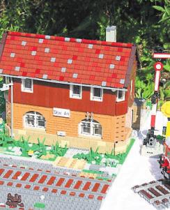 Nick Kleinfelder wird sein maßstabgetreu nachgebautes Lego-Stellwerk präsentieren. Foto: Werner Trapp