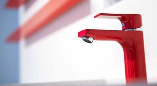 Der Wasserhahn Kludi SL in Rot leuchtet um die Wette mit anderen Accessoires der Ausstellung Pop up my Bathroom auf der ISH. Der Wasserhahn Kludi SL in Rot leuchtet um die Wette mit anderen Accessoires der Ausstellung Pop up my Bathroom auf der ISH.