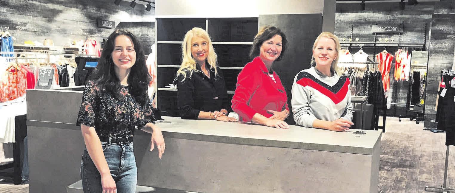 Laufen für United Kids Foundation (v. l.): Auszubildende Natalia Zuk, Verkaufsberaterin Melanie Schlag, Stylingberaterin Karin Thiemann, Buchhalterin Eileen Rau. Auf dem Bild fehlt Dekorateurin Sarah Niehs. Foto: privat Laufen für United Kids Foundation (v. l.): Auszubildende Natalia Zuk, Verkaufsberaterin Melanie Schlag, Stylingberaterin Karin Thiemann, Buchhalterin Eileen Rau. Auf dem Bild fehlt Dekorateurin Sarah Niehs. Foto: privat