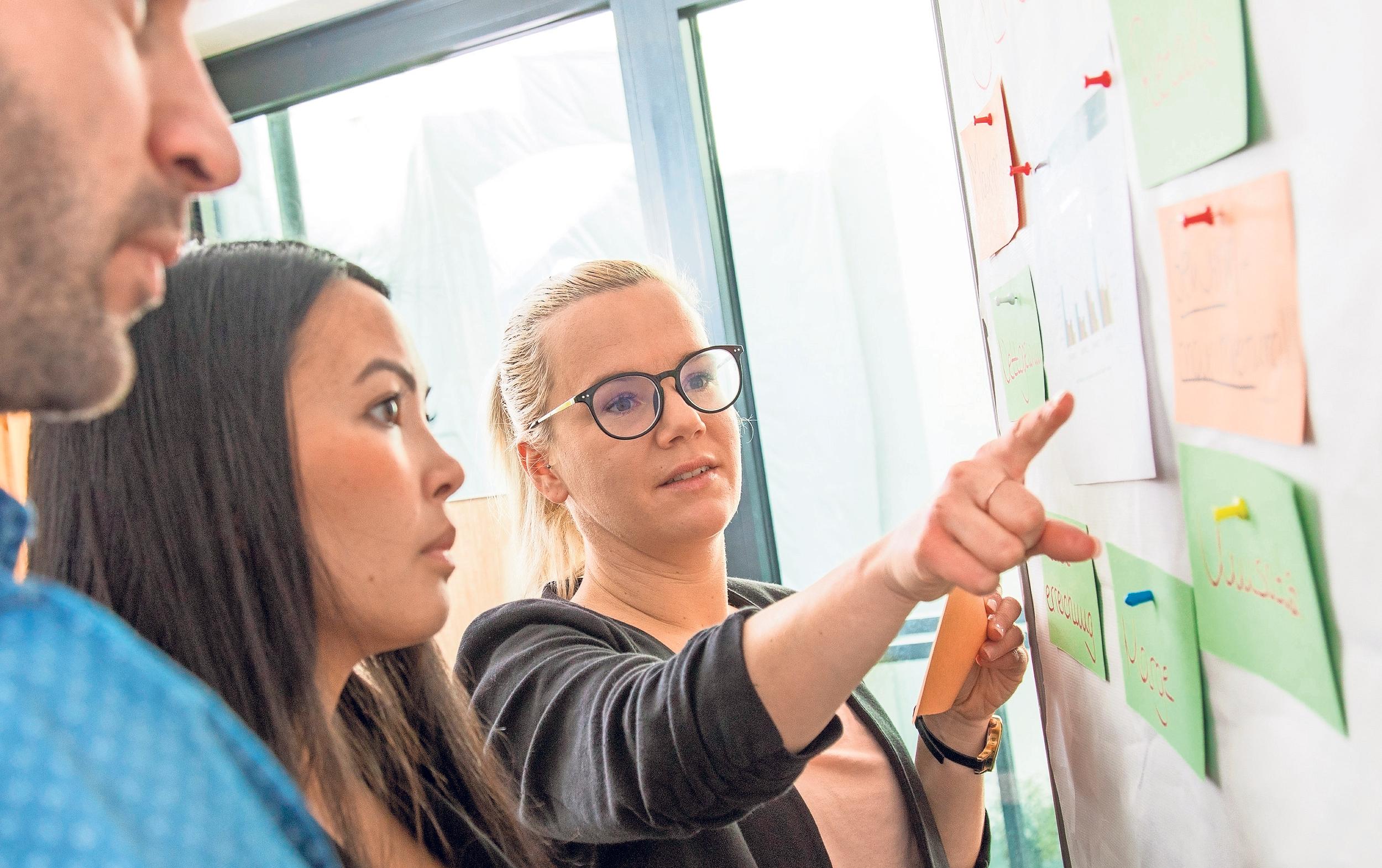 Finanzspritze: Für Weiterbildungen nach der fertigen Ausbildung können Absolventen ein spezielles Stipendium nutzen. Foto: Christin Klose/dpa-tmn Finanzspritze: Für Weiterbildungen nach der fertigen Ausbildung können Absolventen ein spezielles Stipendium nutzen. Foto: Christin Klose/dpa-tmn