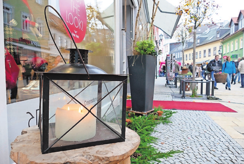 Einladend wirkt der Lichterzauber, der sich in Ilmenau ausbreitet. Einladend wirkt der Lichterzauber, der sich in Ilmenau ausbreitet.