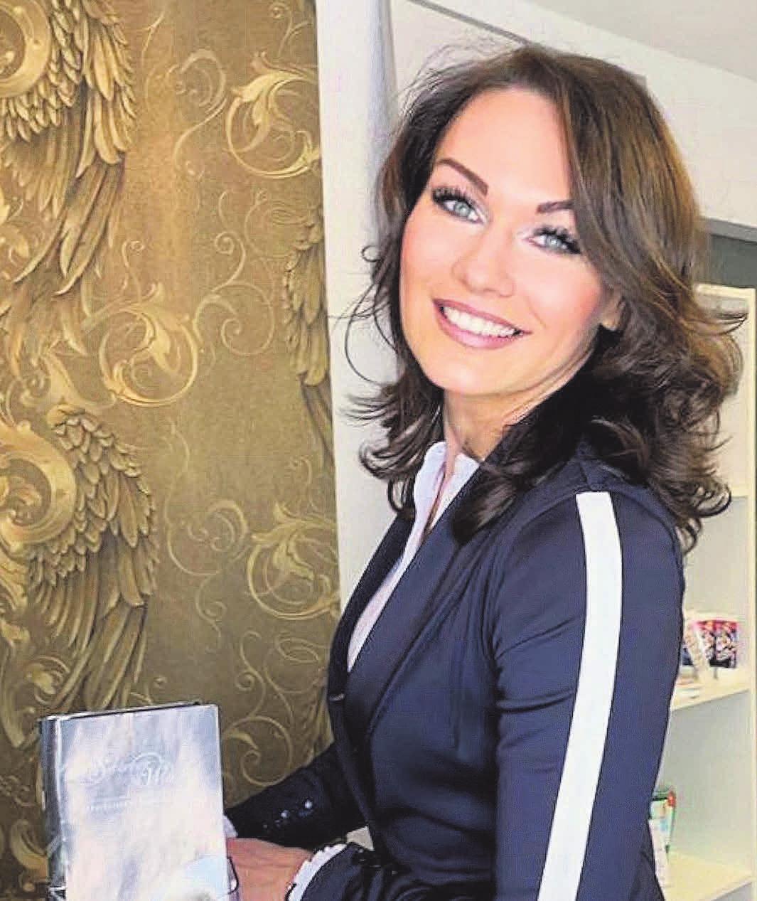 Monika Mroz betreibt seit 2010 das Studio Schönheit & Wellness. Monika Mroz betreibt seit 2010 das Studio Schönheit & Wellness.