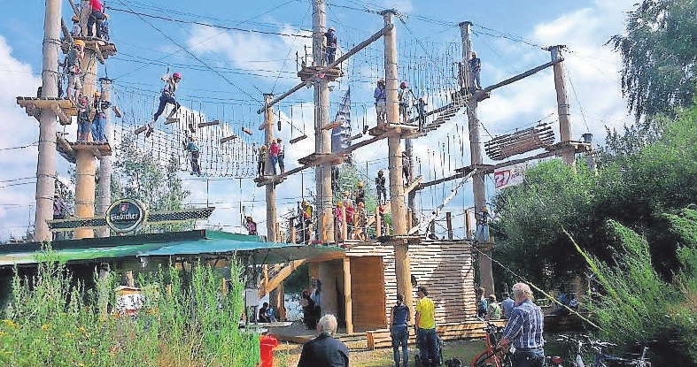Viel Spaß für die ganze Familie im Parcours. Viel Spaß für die ganze Familie im Parcours.