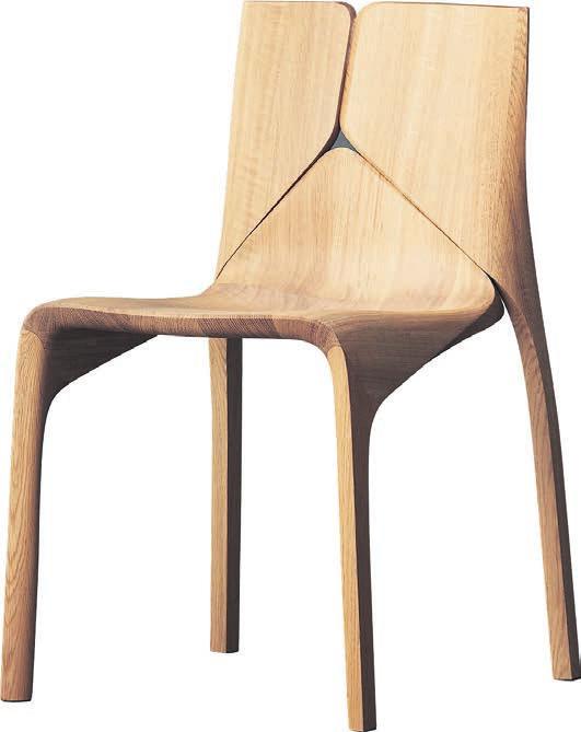 Zaha Hadid Design meets Karimoku: Bei der Möbelkollektion treffen zeitgenössisches Design und japanisches Handwerk zusammen.