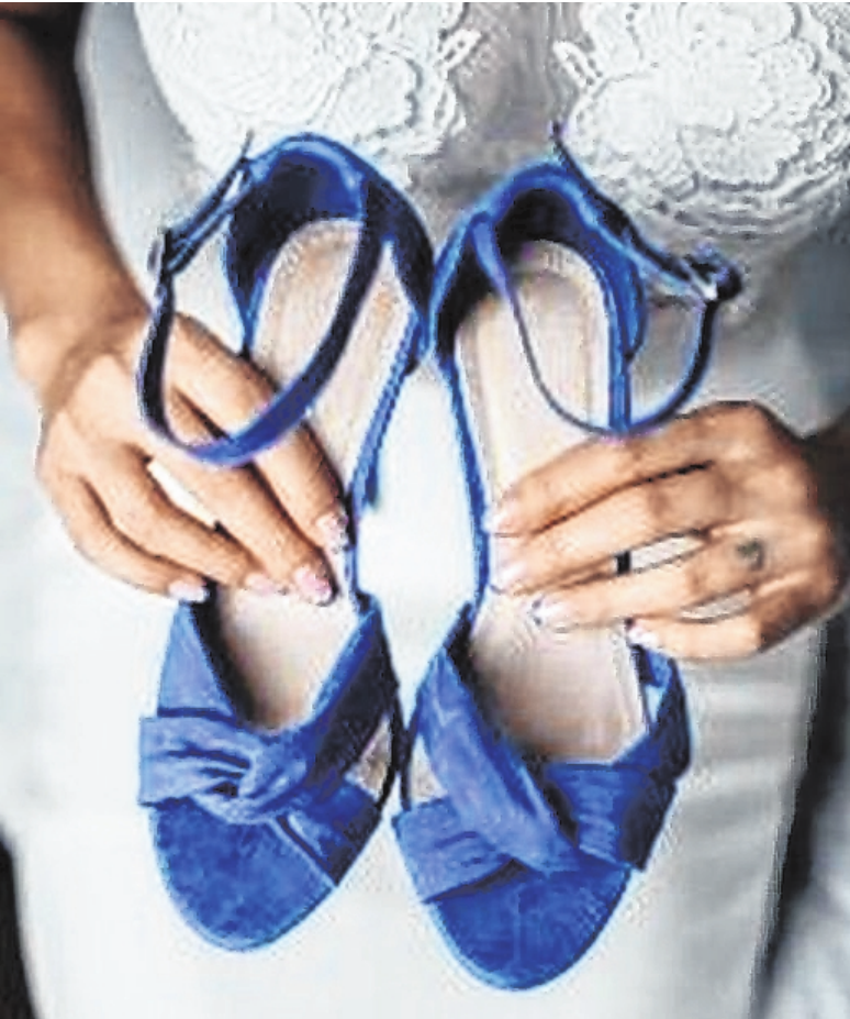 Das klassische Blau gilt als Hochzeits-Trendfarbe des Jahres. FOTO: WEDDIX.DE/GETTY IMAGES Das klassische Blau gilt als Hochzeits-Trendfarbe des Jahres. FOTO: WEDDIX.DE/GETTY IMAGES