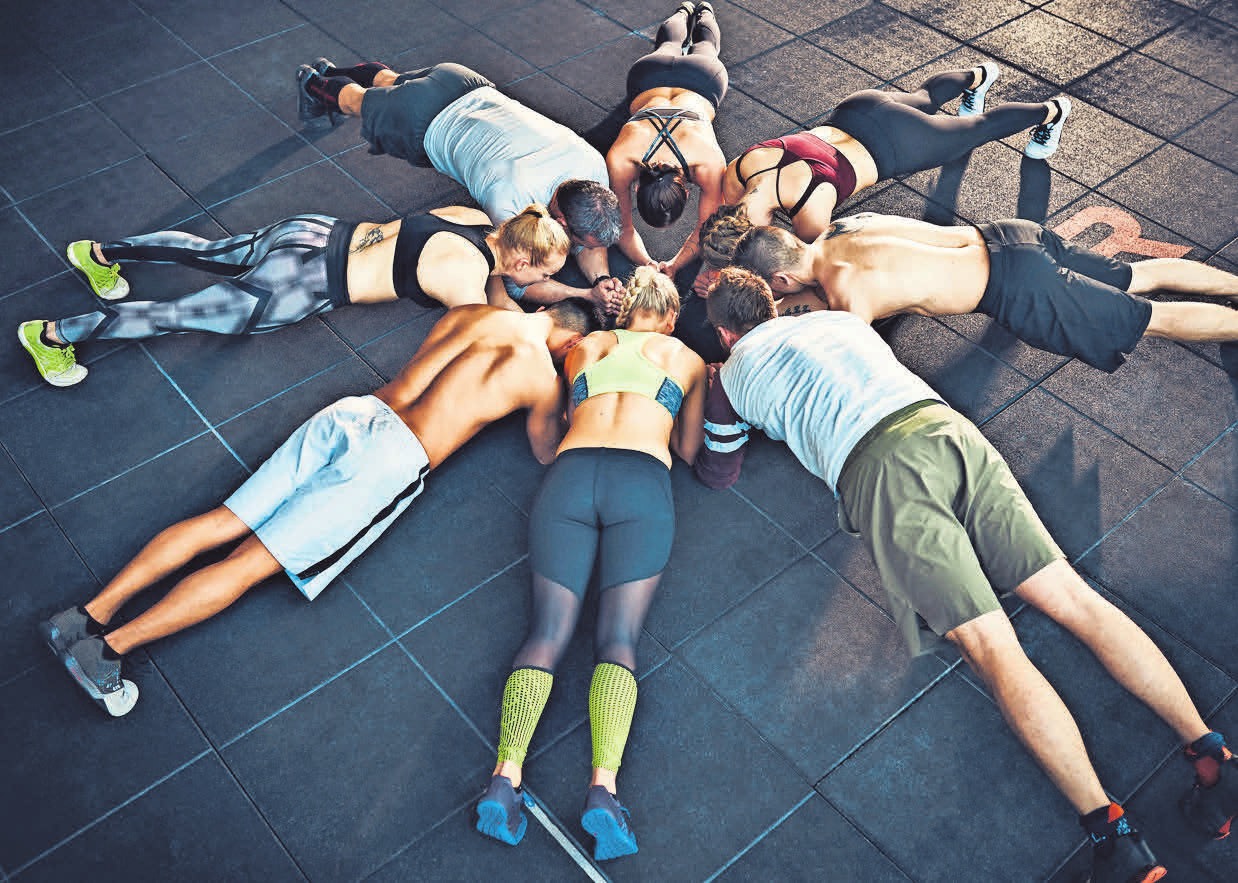 Mit mehr als 230 Kursen im Monat bietet das Studio im Einkaufspark Klein-Buchholz ein breitgefächertes Fitnessprogramm. Mit mehr als 230 Kursen im Monat bietet das Studio im Einkaufspark Klein-Buchholz ein breitgefächertes Fitnessprogramm.